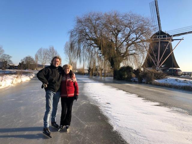 Mondriaanmolen, A Real Windmill Close To Amsterdam アップカウデ エクステリア 写真